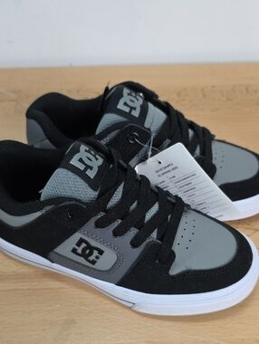 DC Sample Two-Tone Black and Gray Skate Sneakers